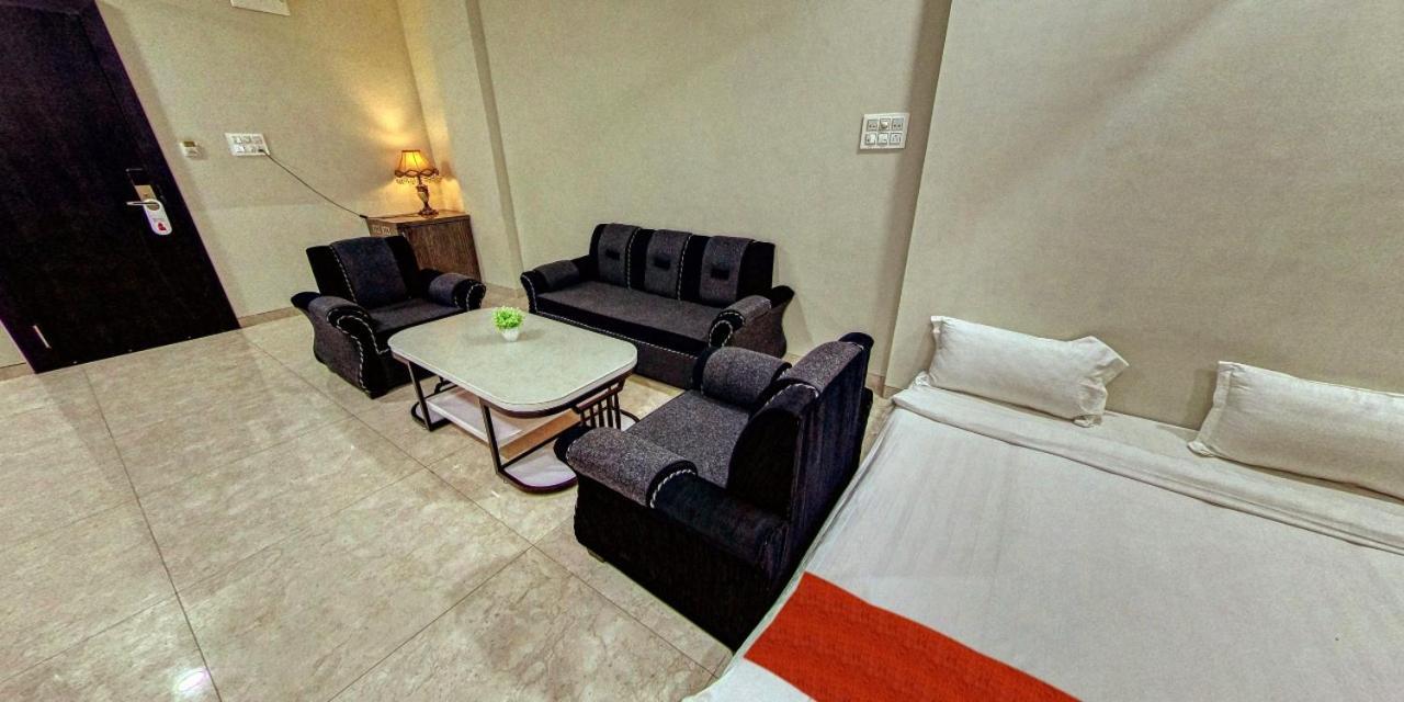The Aanandam Hotel Resort Itarsi ภายนอก รูปภาพ